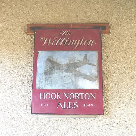 Immaculate 1-Bed Cottage In Moreton In Marsh Exterior foto