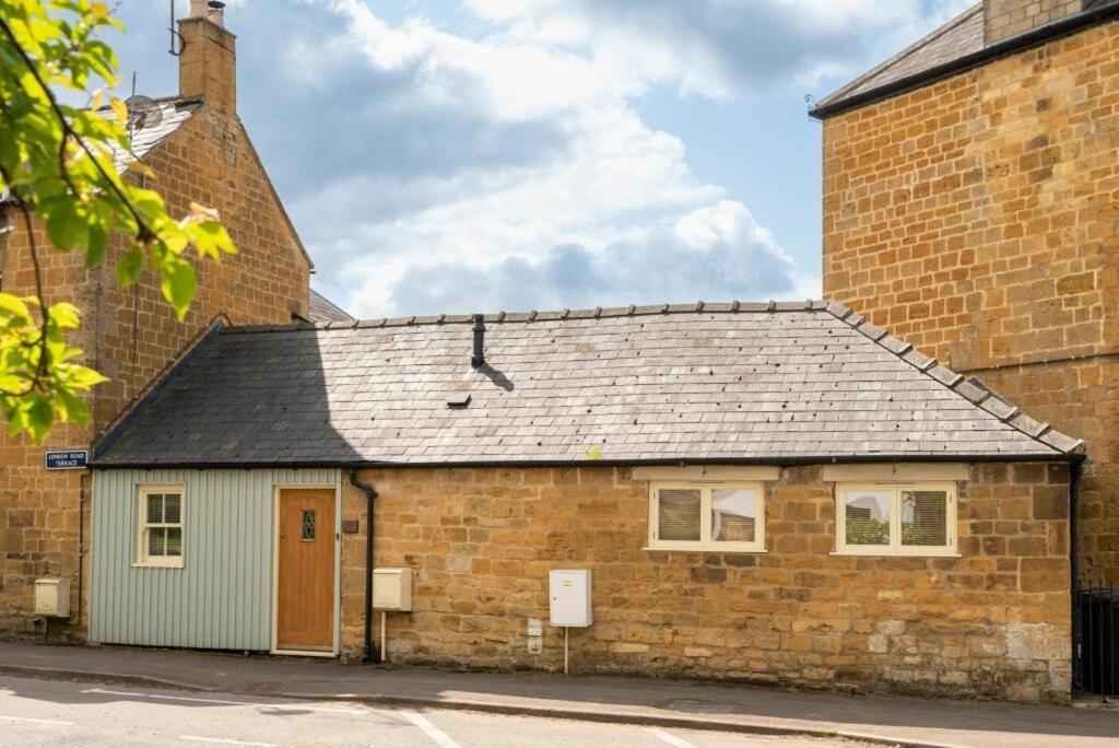 Immaculate 1-Bed Cottage In Moreton In Marsh Exterior foto
